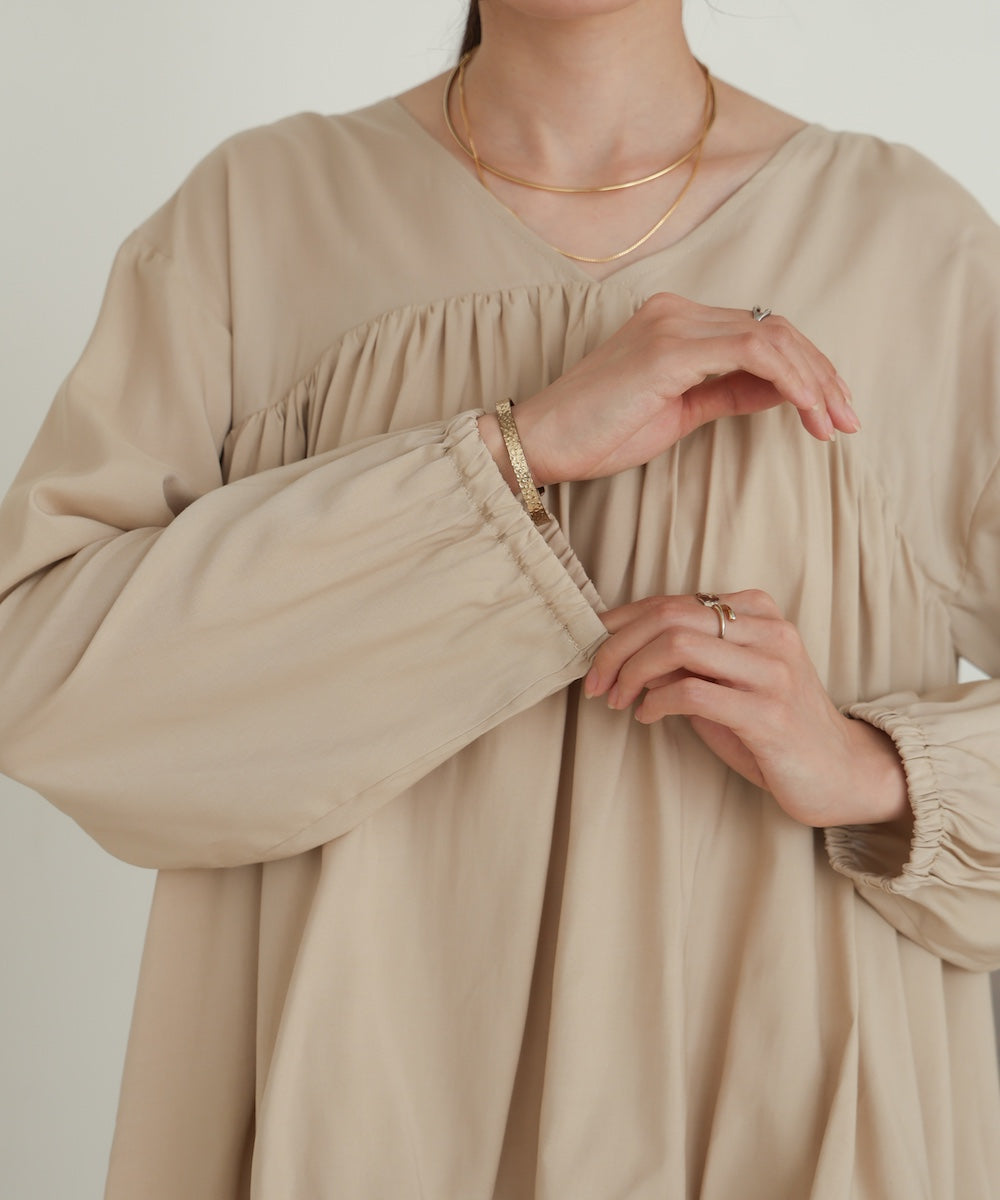 バルーンデザインブラウス