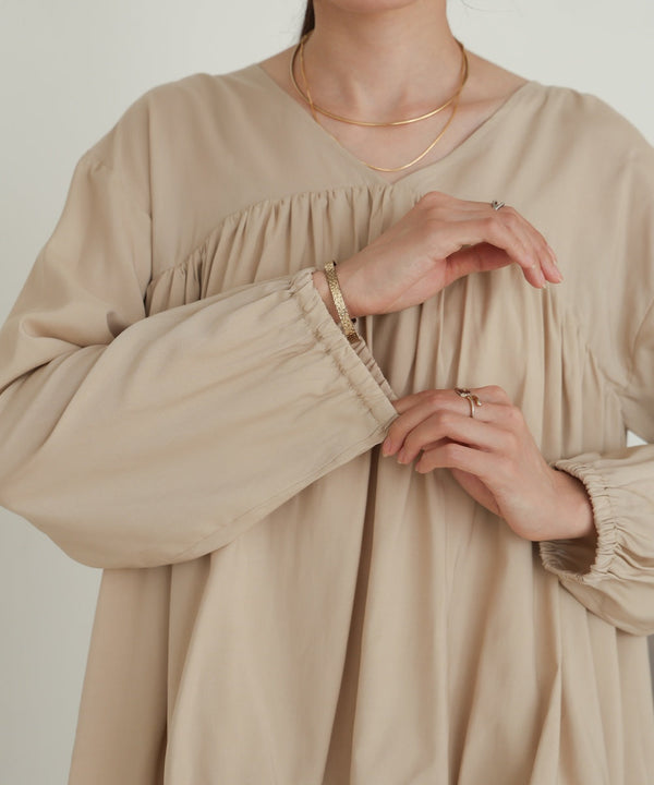 バルーンデザインブラウス