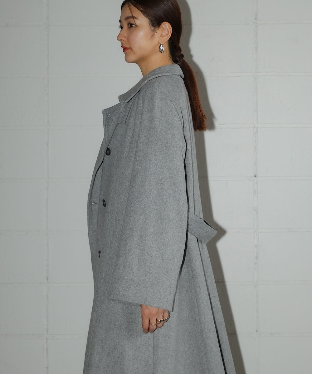 SLEEVE SLIT COAT