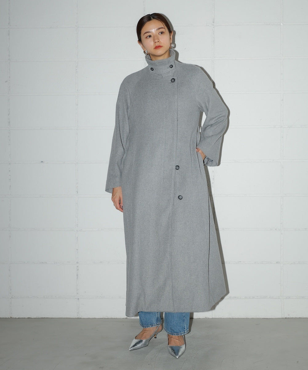 SLEEVE SLIT COAT