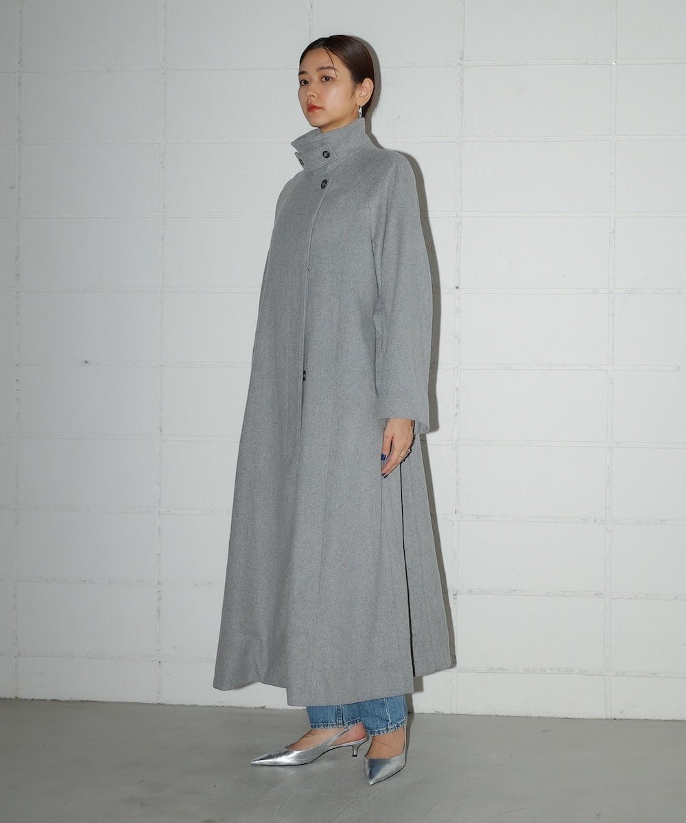 SLEEVE SLIT COAT
