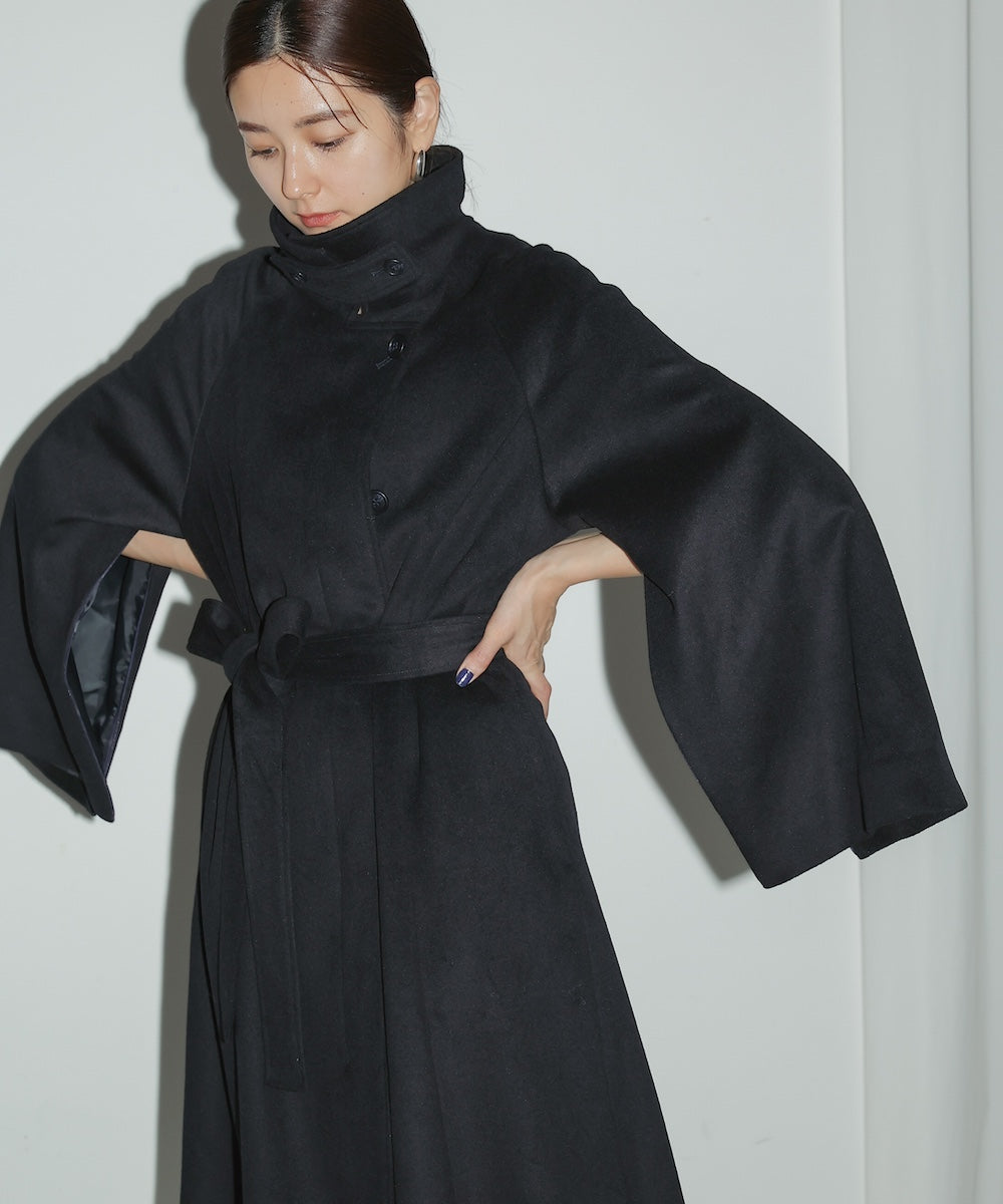 SLEEVE SLIT COAT