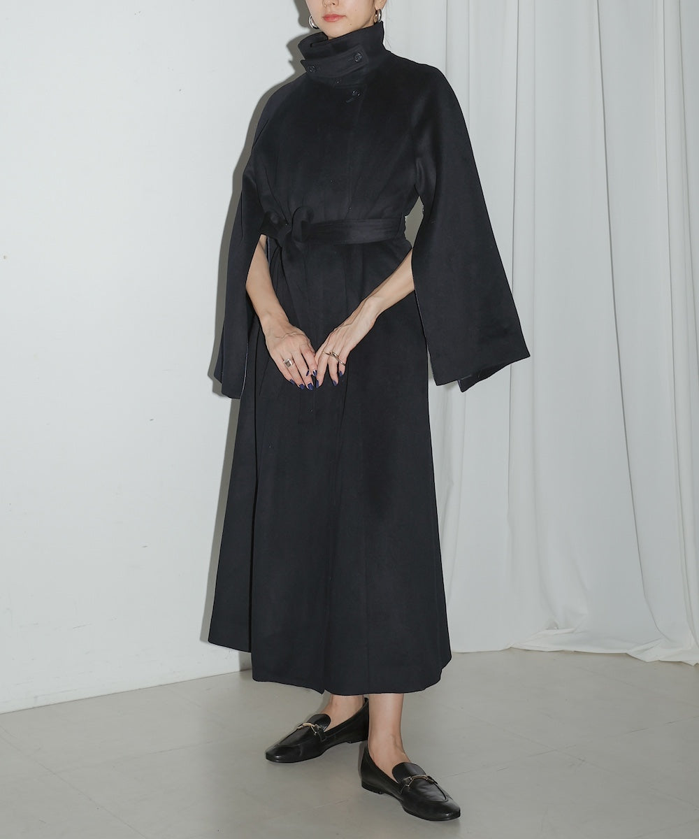 SLEEVE SLIT COAT