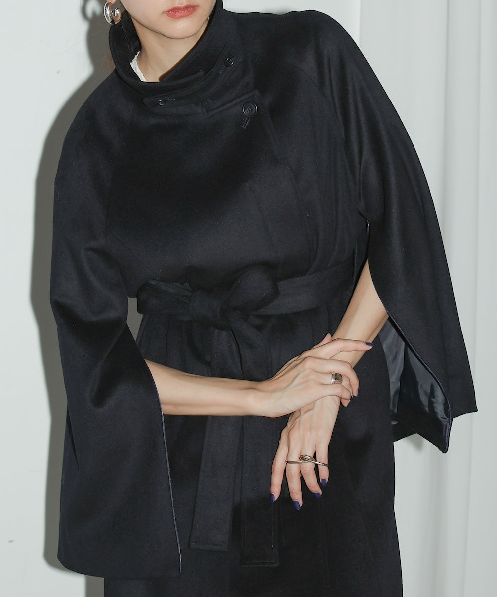 SLEEVE SLIT COAT