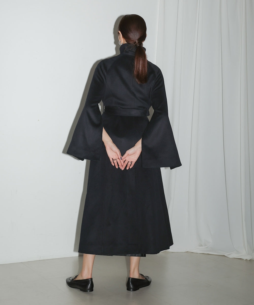 SLEEVE SLIT COAT