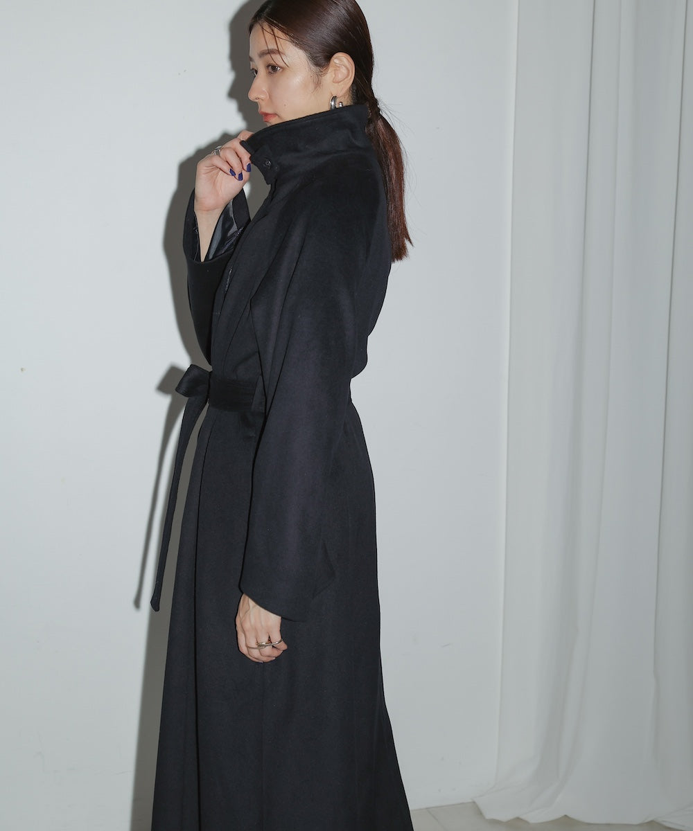SLEEVE SLIT COAT