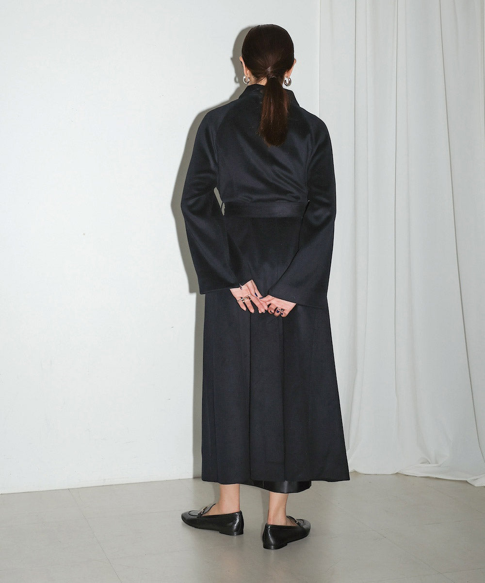 SLEEVE SLIT COAT