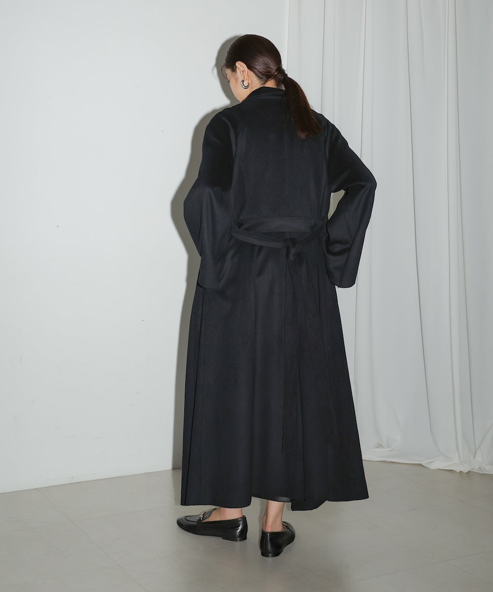 SLEEVE SLIT COAT
