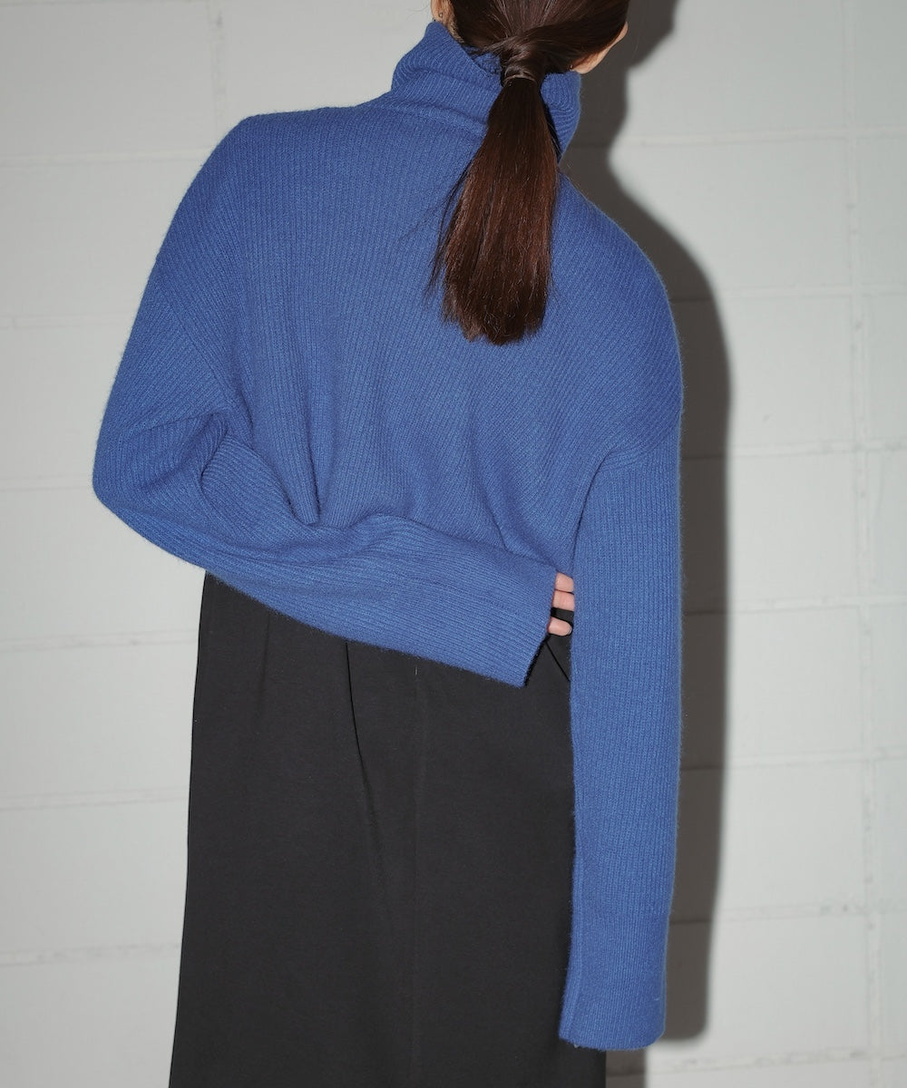 HIGH NECK KNIT+DRESS