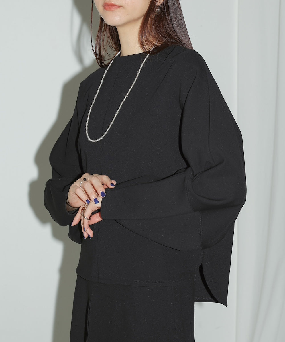 BIG SILHOUETTE TOPS