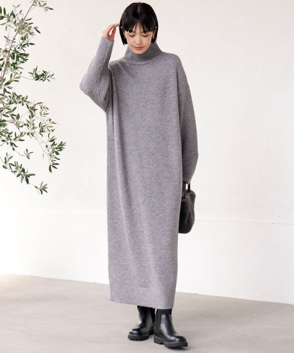 ハイネックIラインニットワンピース