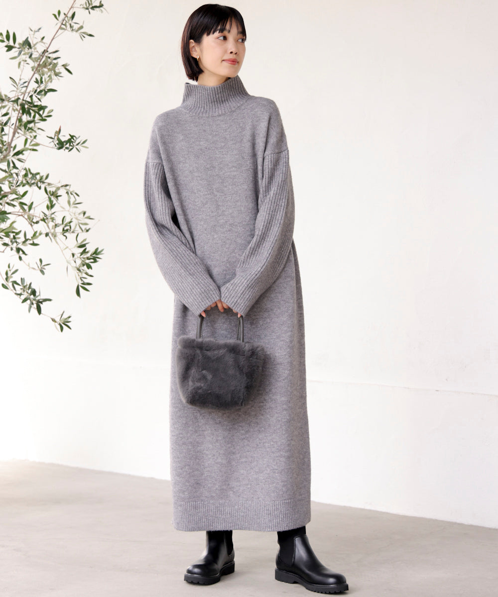 ハイネックIラインニットワンピース