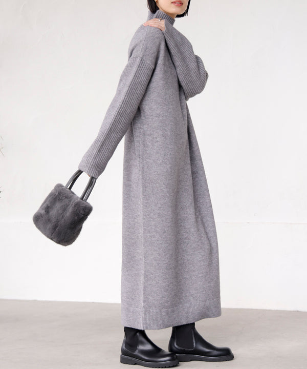 ハイネックIラインニットワンピース
