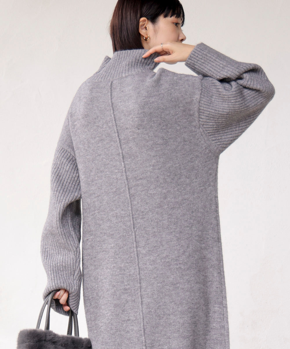 ハイネックIラインニットワンピース