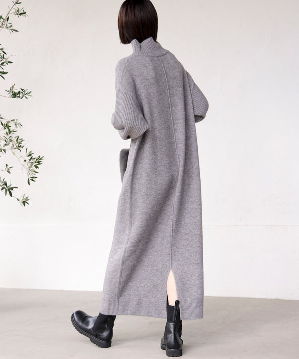 ハイネックIラインニットワンピース
