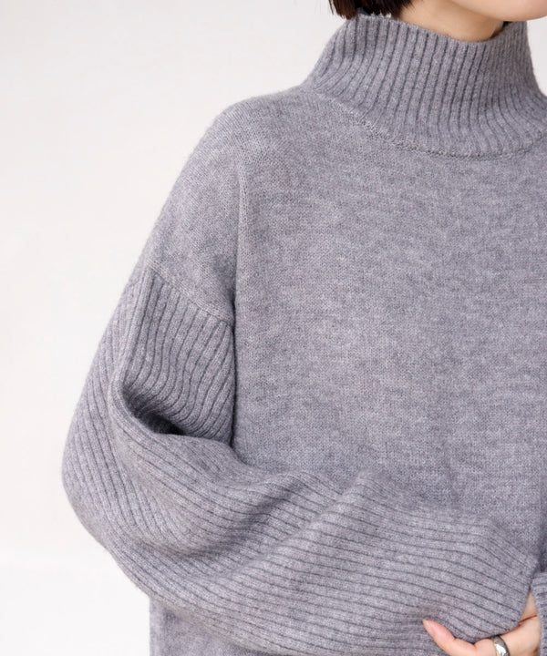 ハイネックIラインニットワンピース