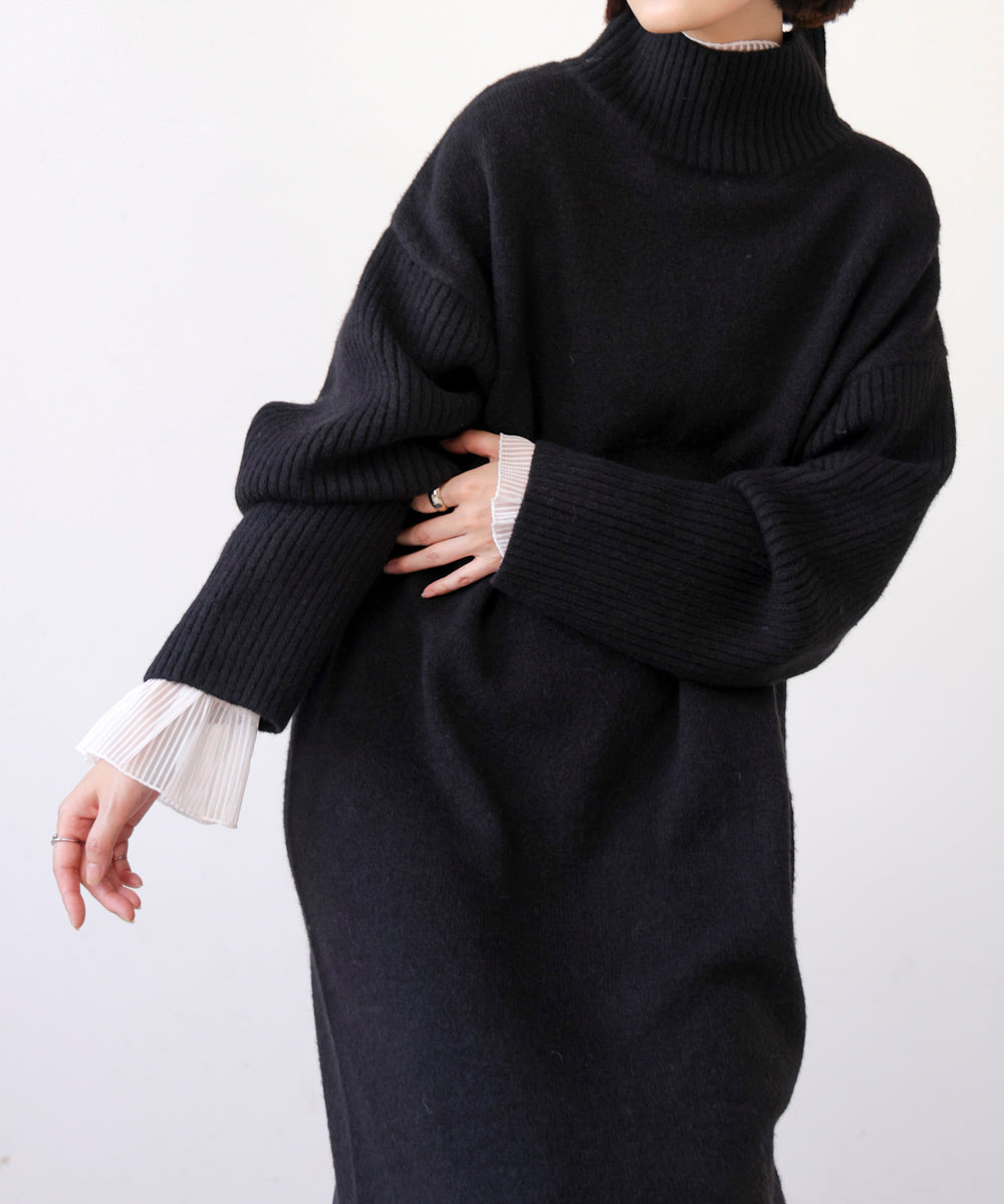 ハイネックIラインニットワンピース