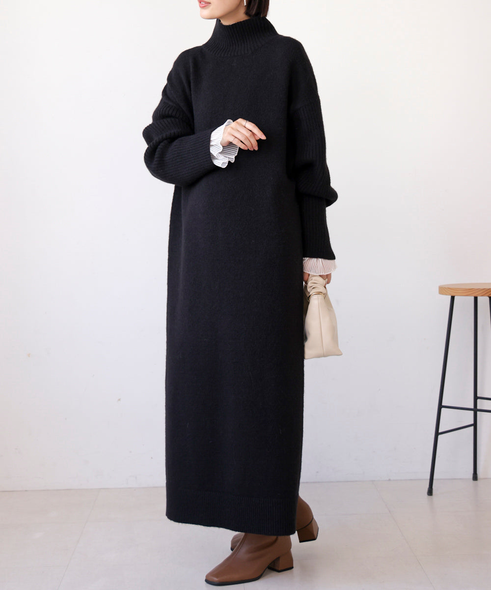 ハイネックIラインニットワンピース