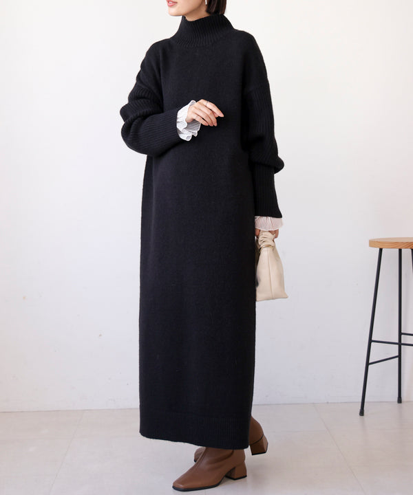 ハイネックIラインニットワンピース