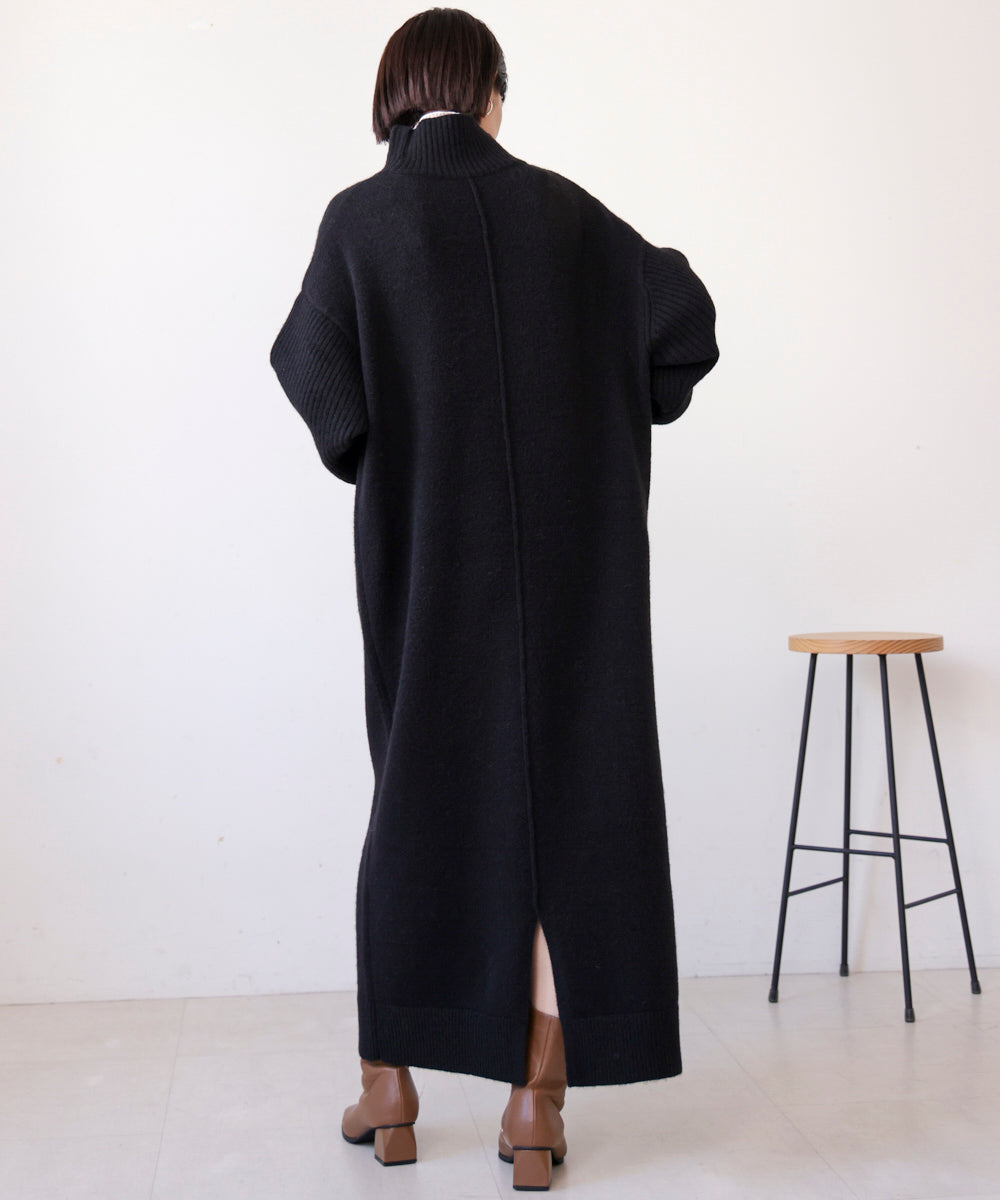ハイネックIラインニットワンピース
