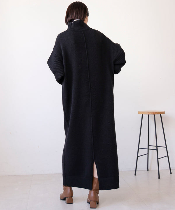 ハイネックIラインニットワンピース