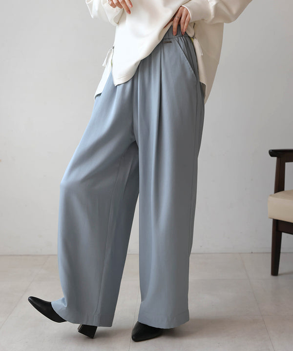 シャイニーリラックスパンツ