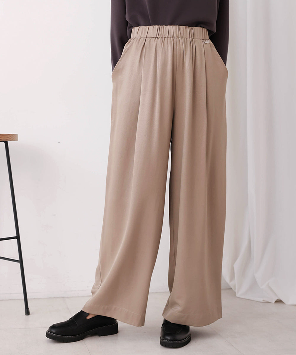 シャイニーリラックスパンツ