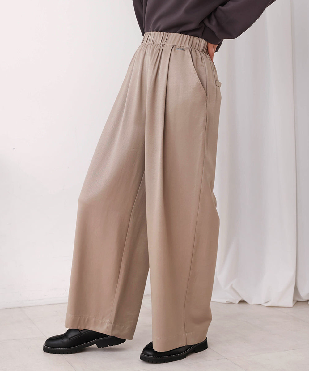 シャイニーリラックスパンツ