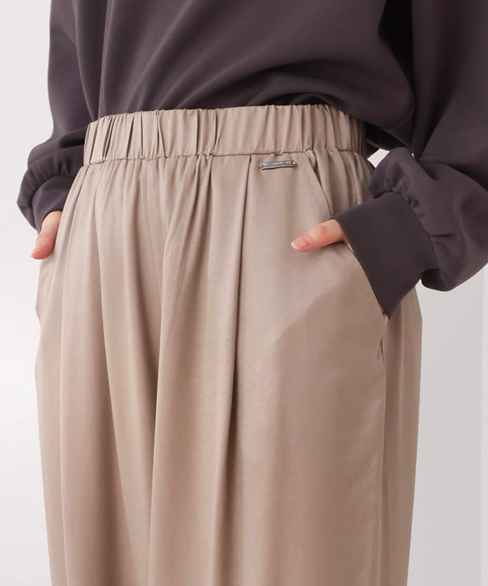 シャイニーリラックスパンツ