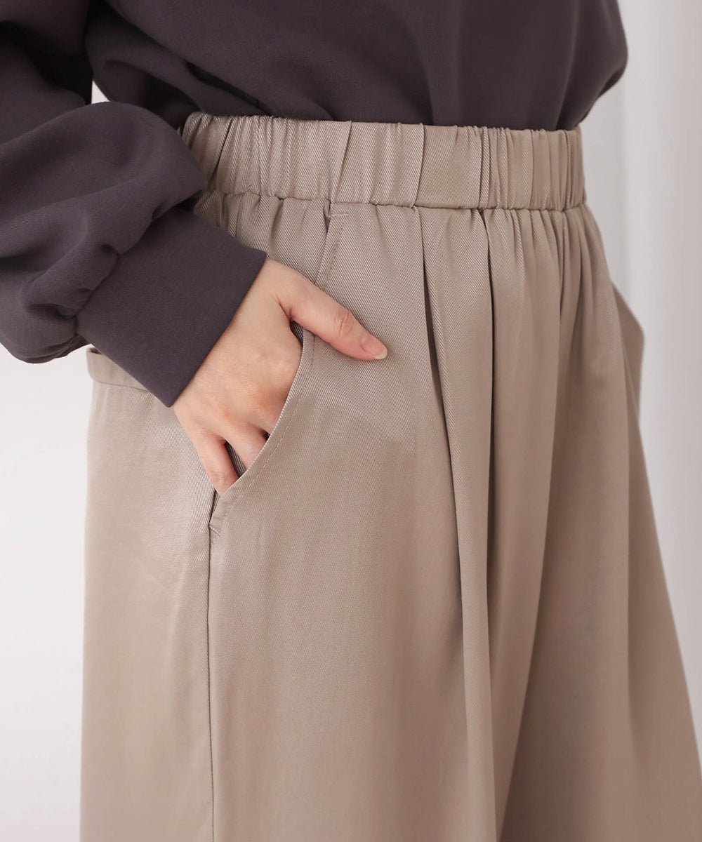 シャイニーリラックスパンツ