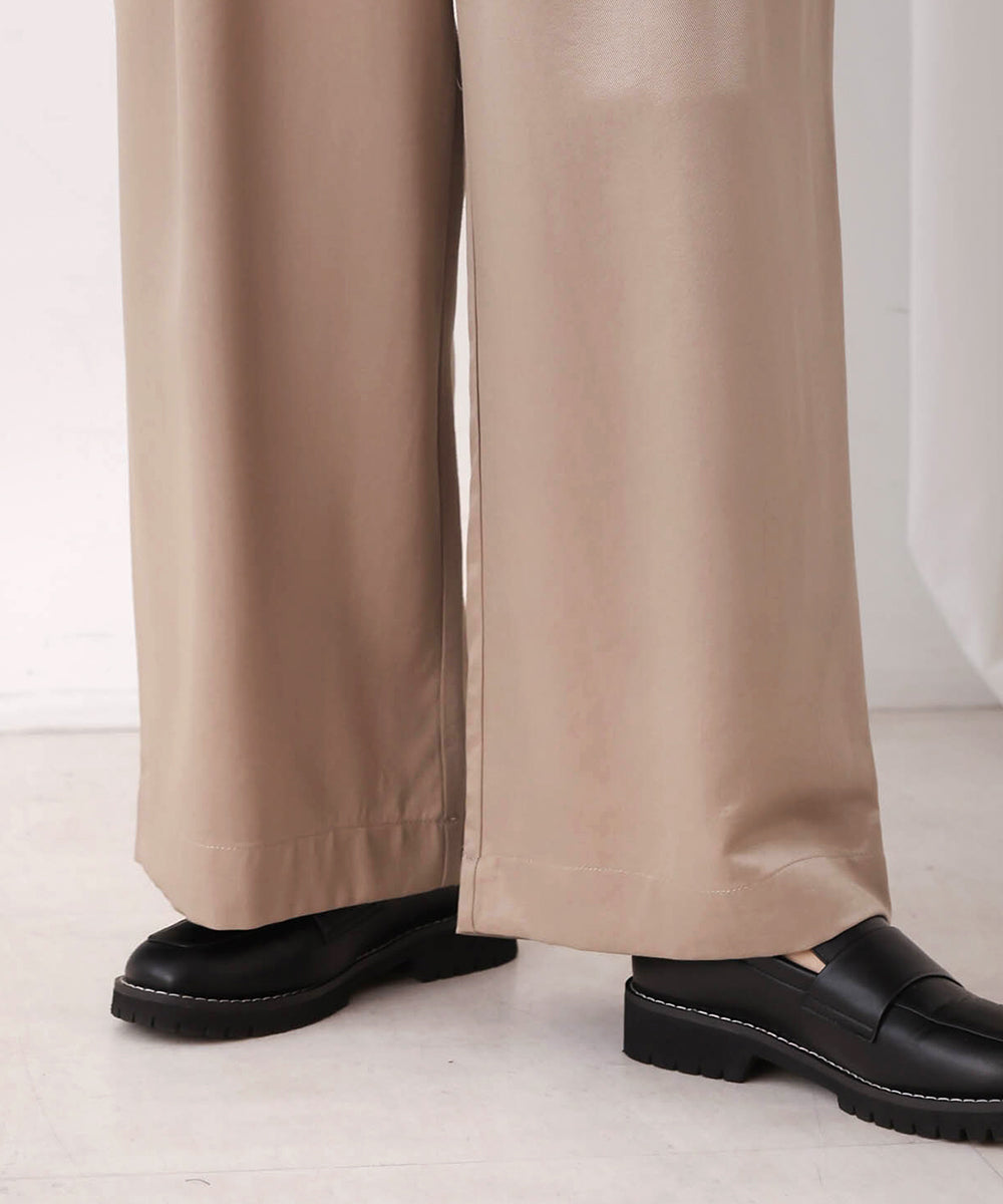 シャイニーリラックスパンツ