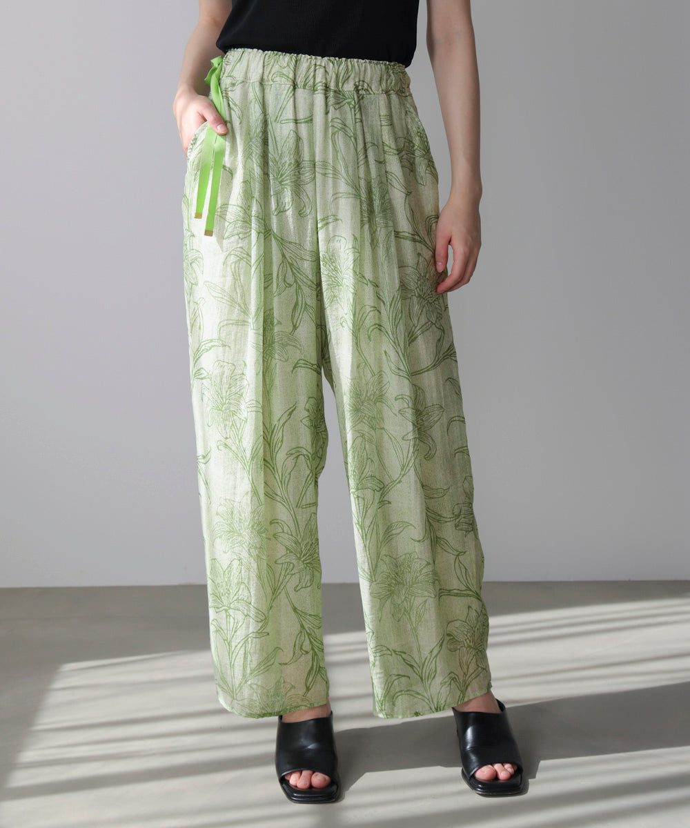 フラワー柄タックパンツ