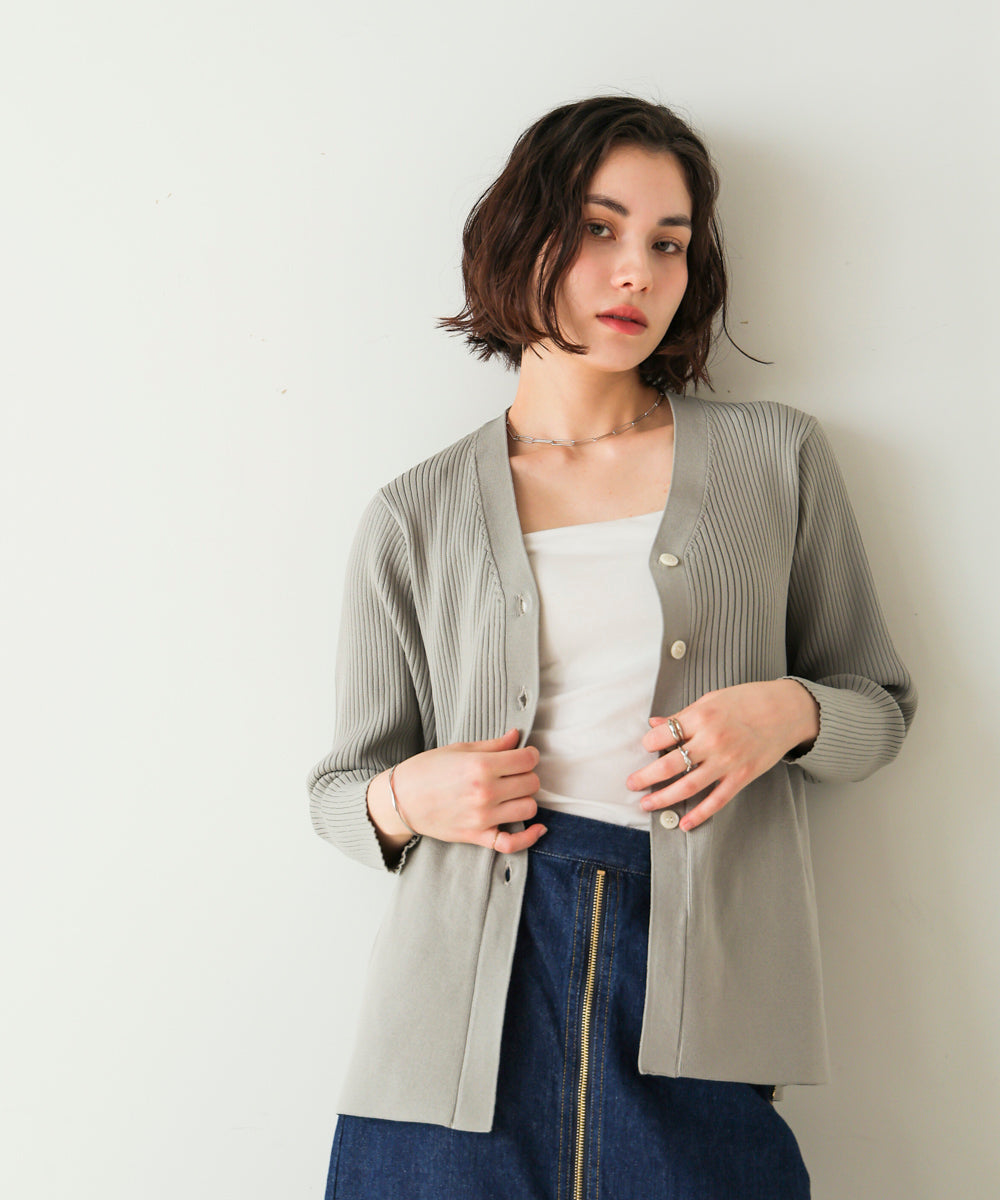 軽量ペプラムニットカーディガン