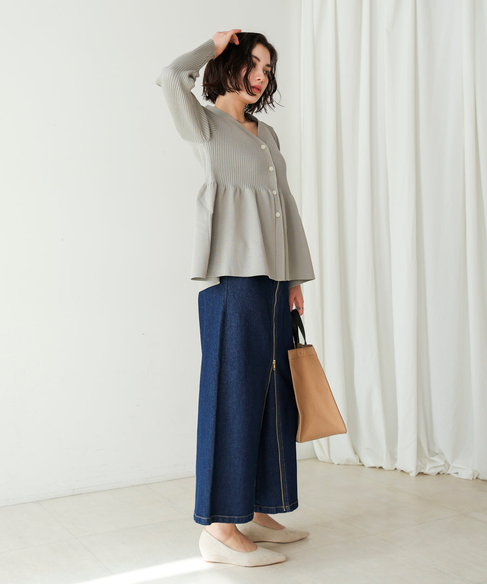 軽量ペプラムニットカーディガン