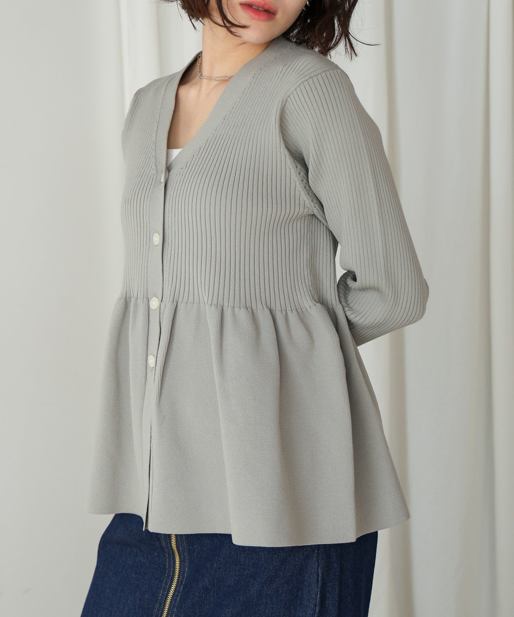 軽量ペプラムニットカーディガン