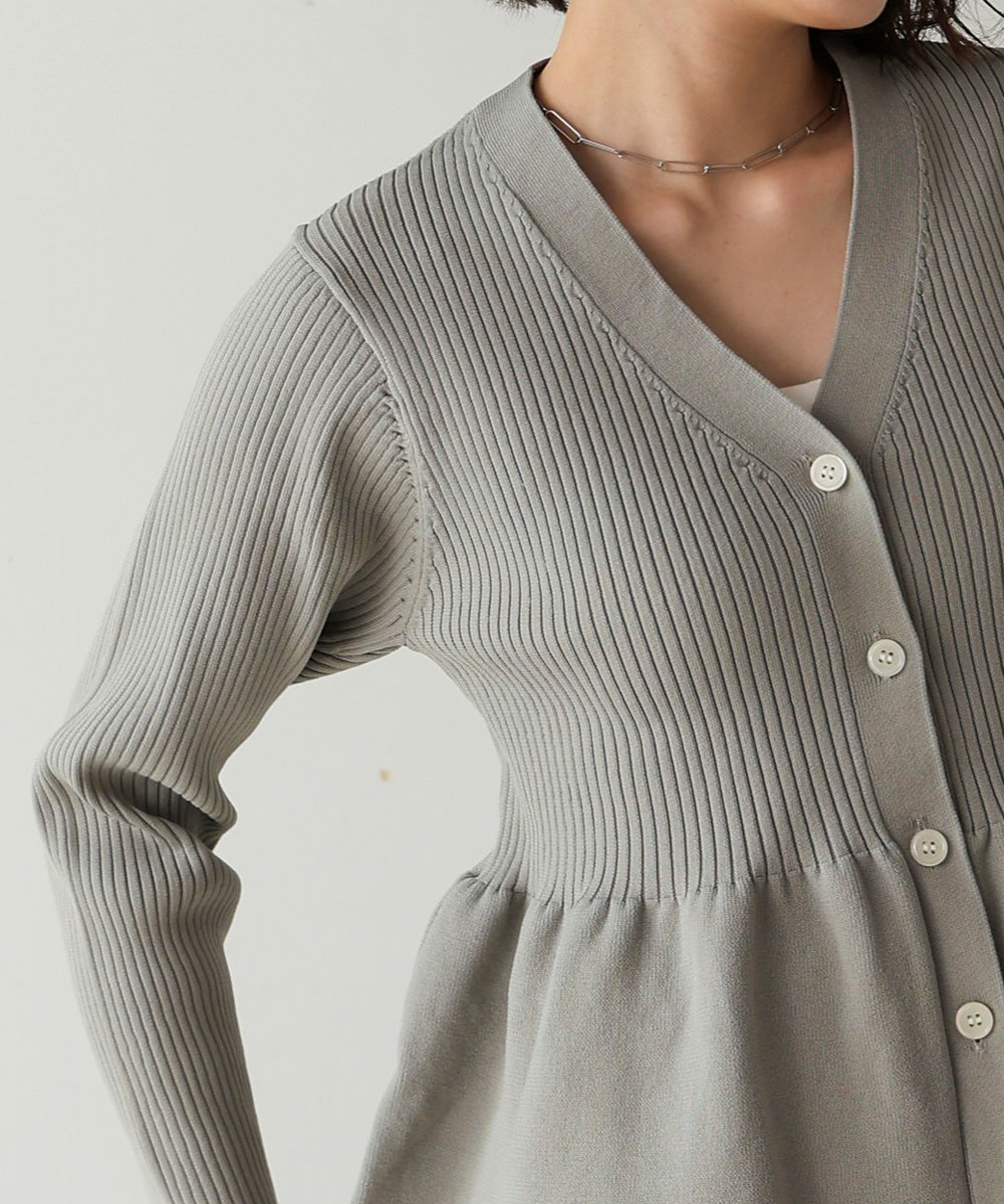 軽量ペプラムニットカーディガン