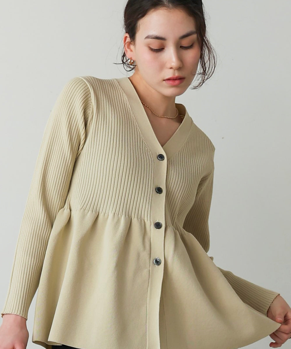 軽量ペプラムニットカーディガン