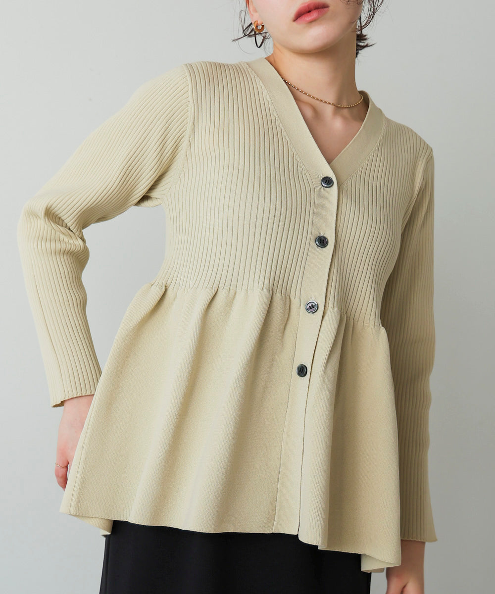 軽量ペプラムニットカーディガン