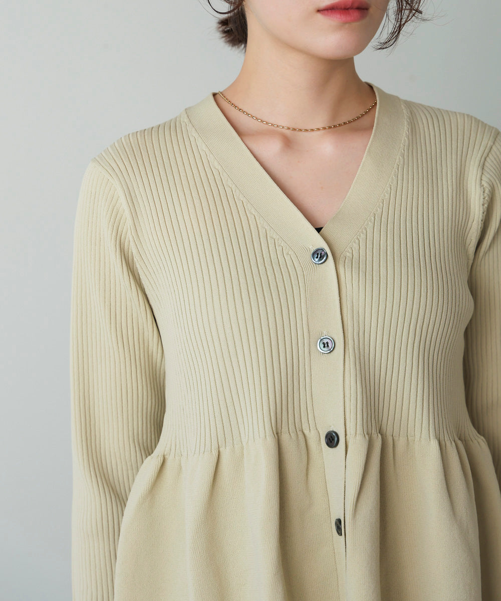 軽量ペプラムニットカーディガン