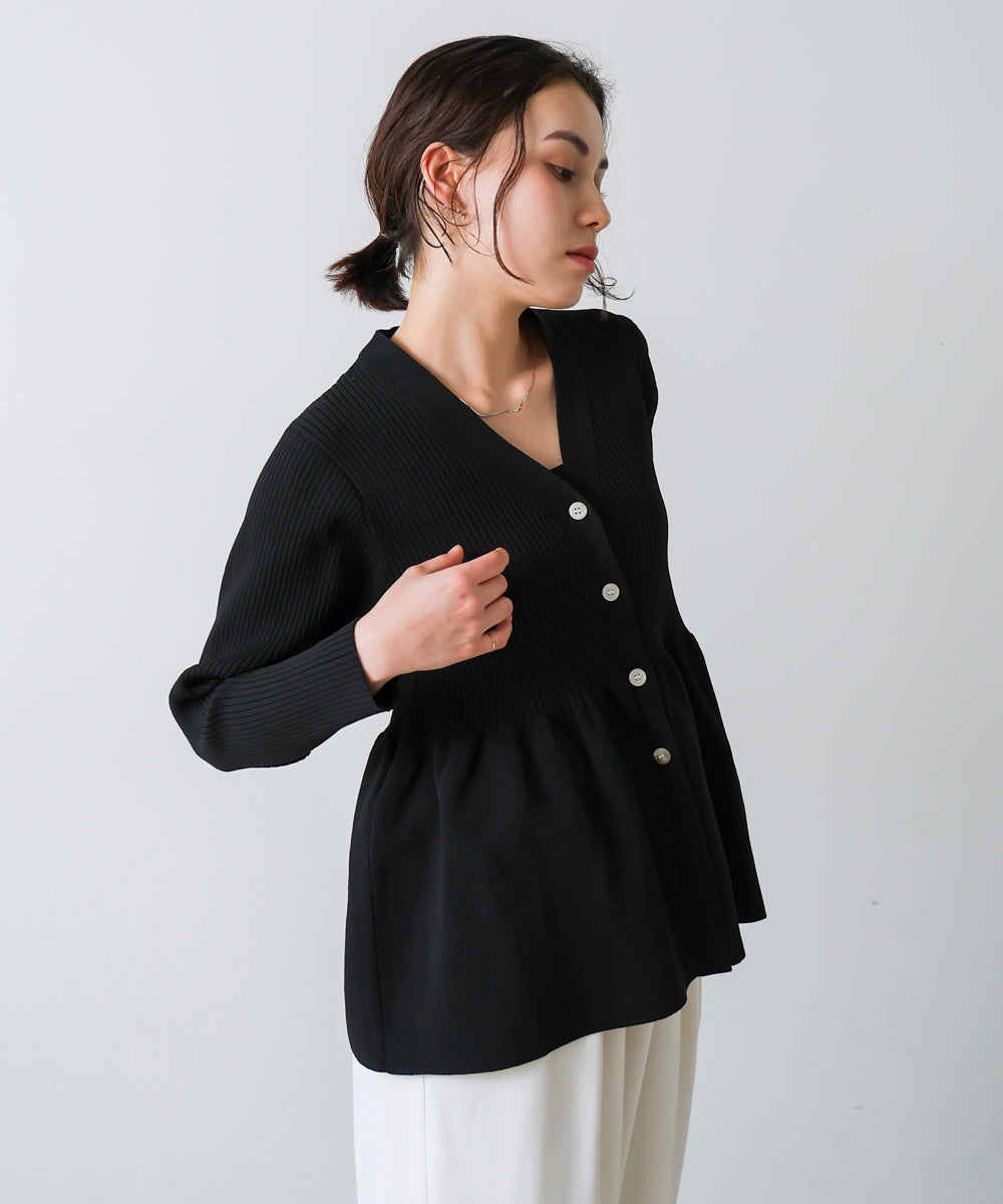 軽量ペプラムニットカーディガン