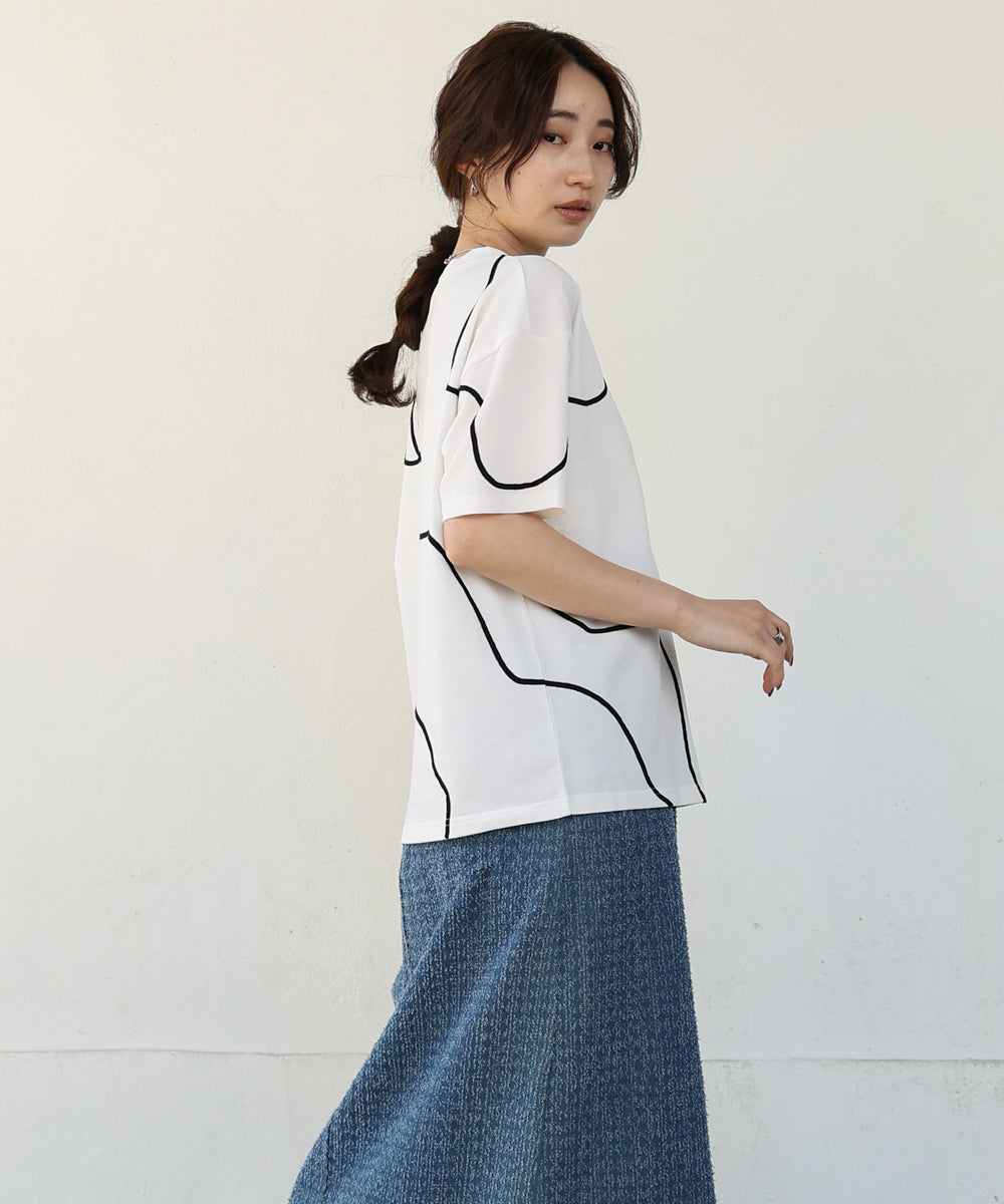 コード刺繡使いTシャツ