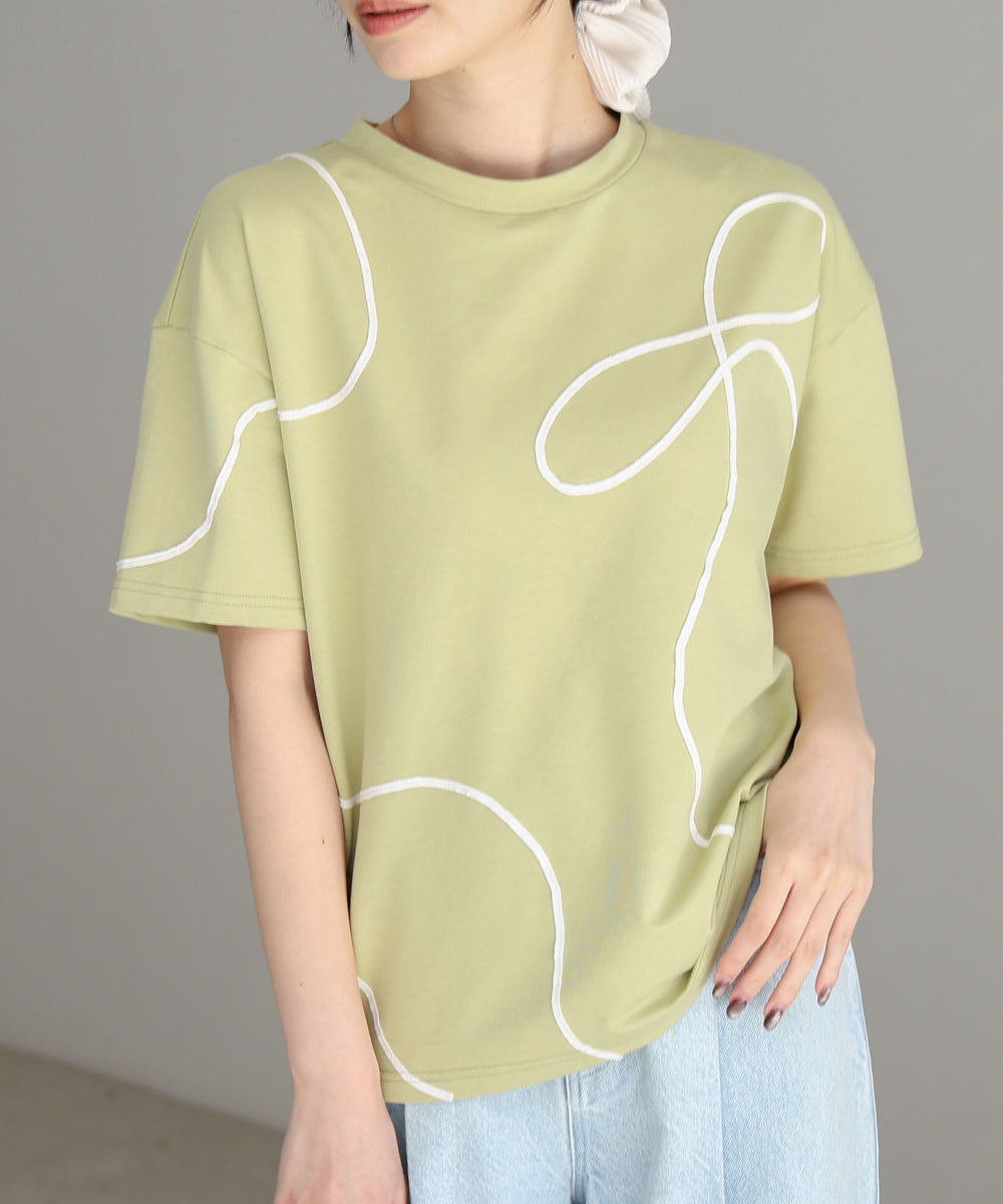 コード刺繡使いTシャツ