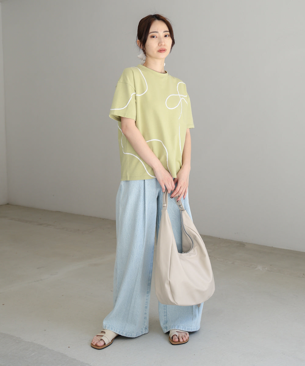 コード刺繡使いTシャツ