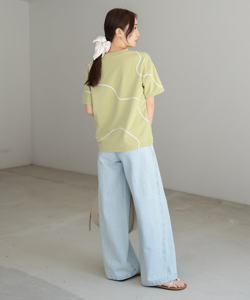 コード刺繡使いTシャツ