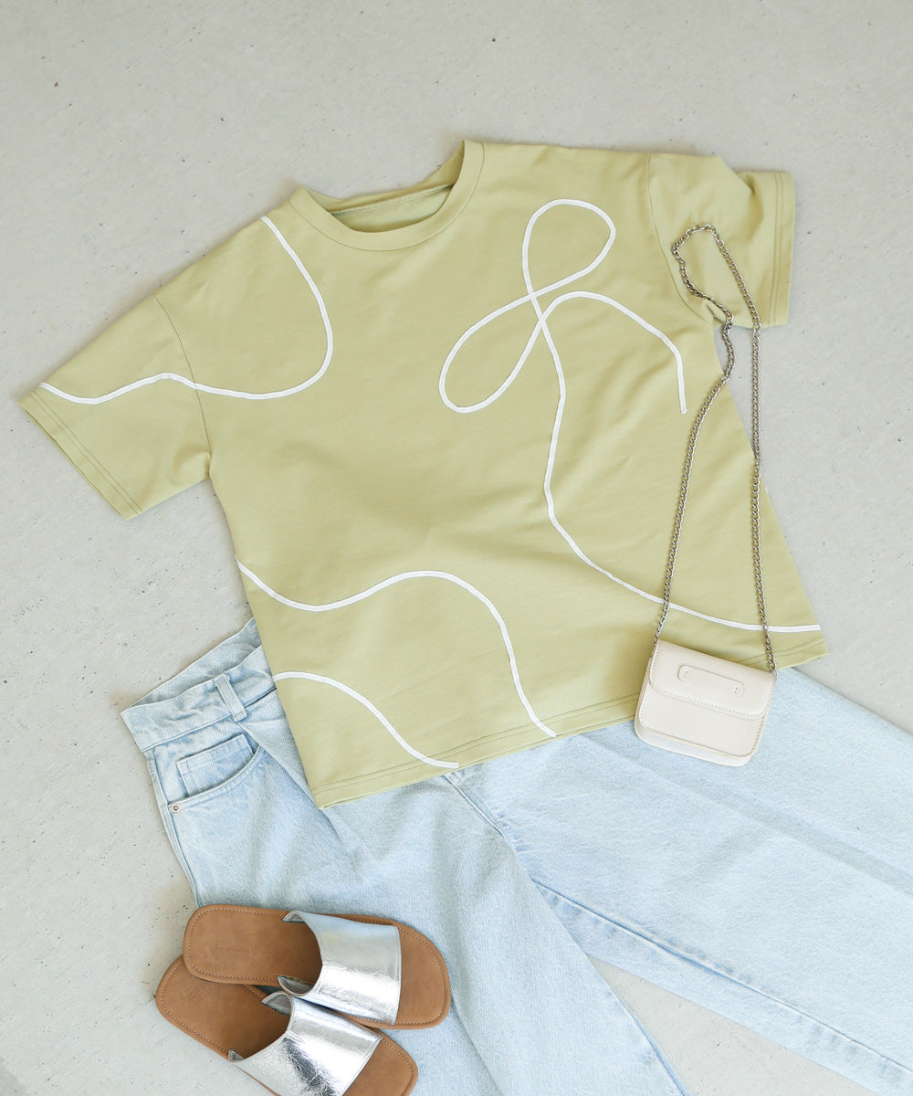 コード刺繡使いTシャツ