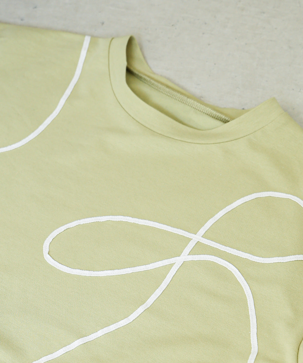 コード刺繡使いTシャツ