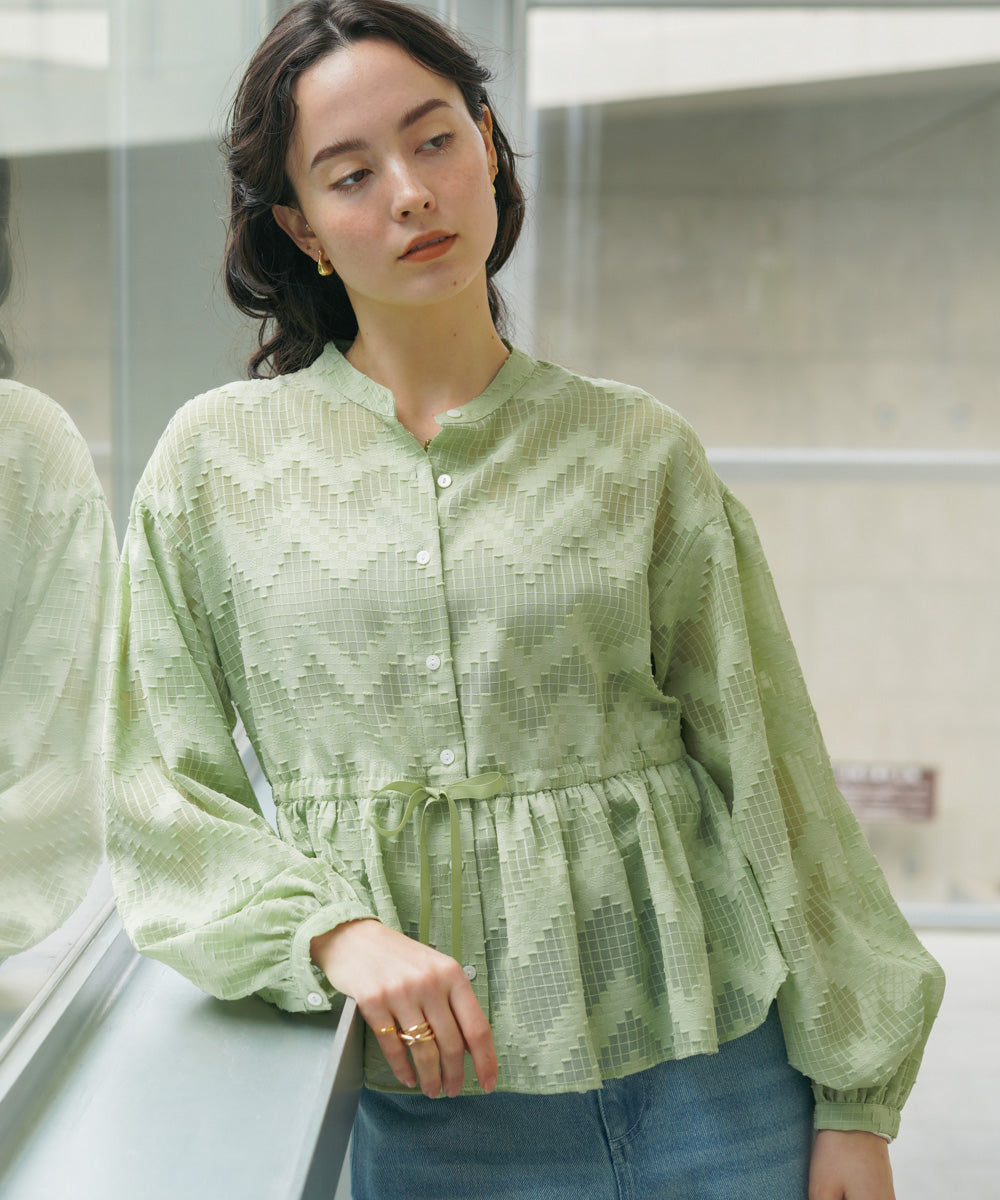 ペプラムブラウス