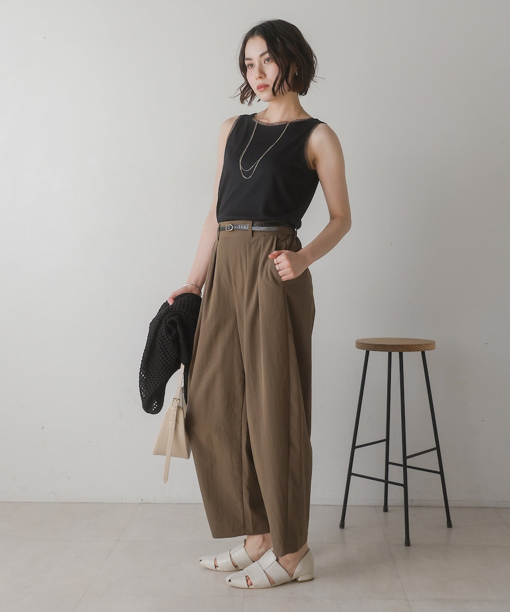 ストレッチテックコクーンパンツ