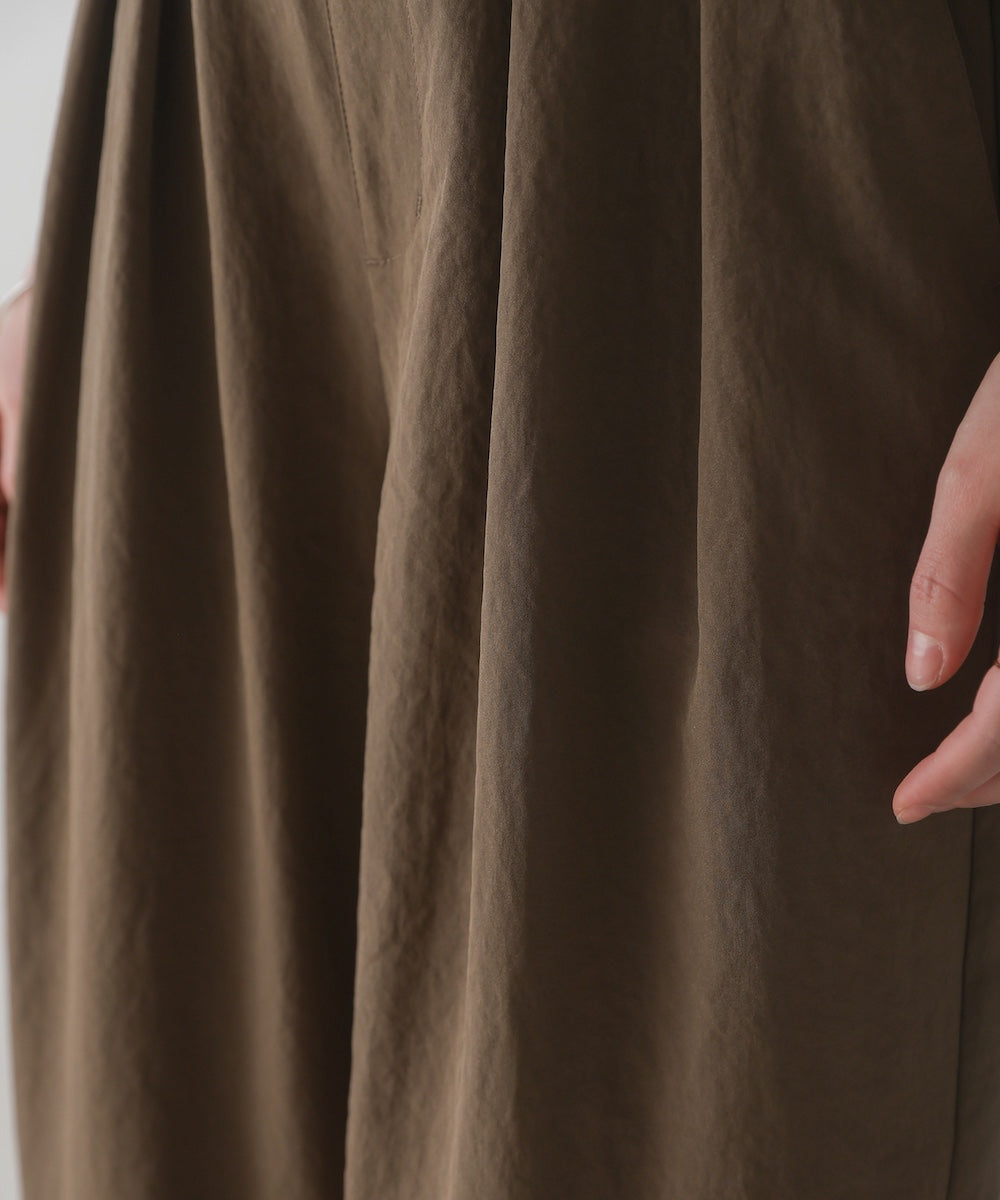 ストレッチテックコクーンパンツ