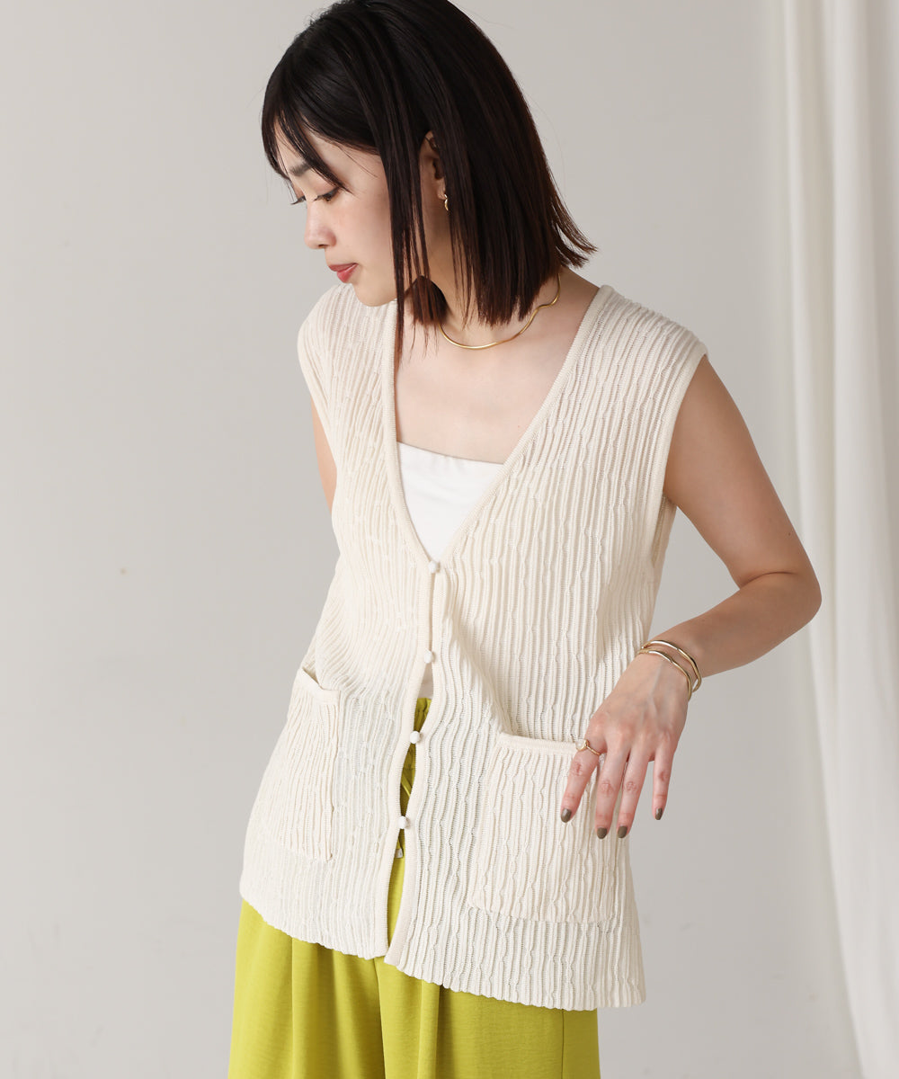 ウェービーメッシュニットベスト